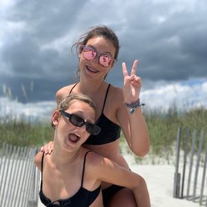 Meet your Posher, Reagan